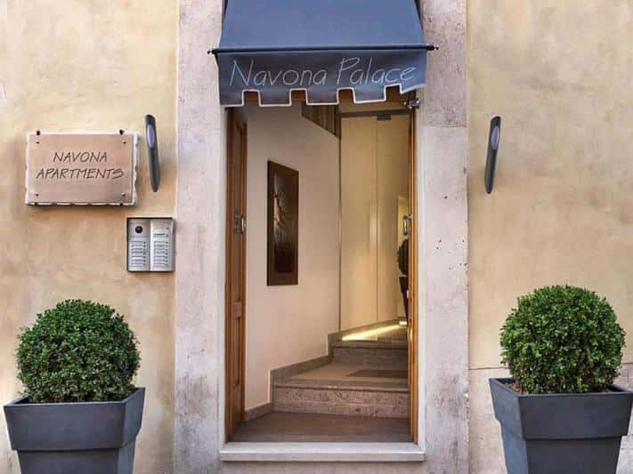 Navona Palace Luxury Inn