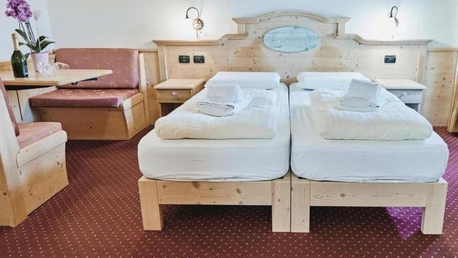 Hotel 2000 Eira 5