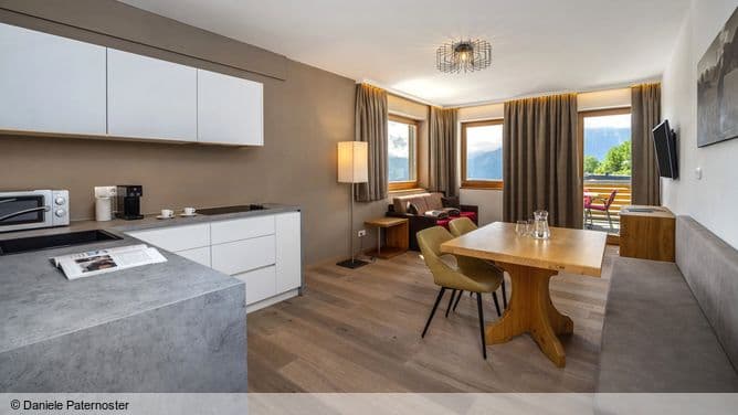 Maraias Luxury Suites & Apartments 4