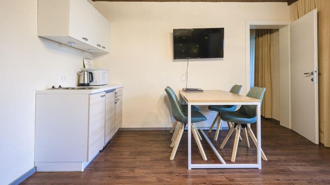 ROJ Rooms & Suites 8