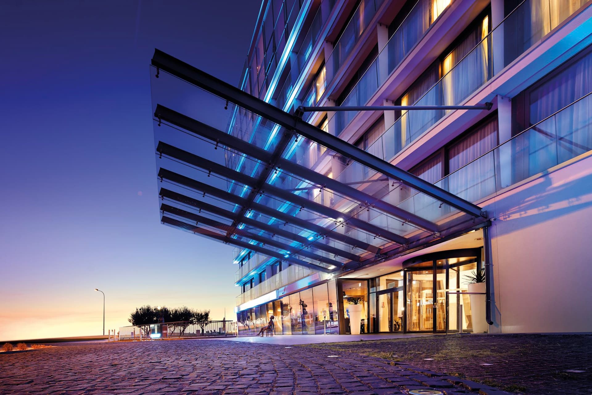 Marine Hotel — foto 1