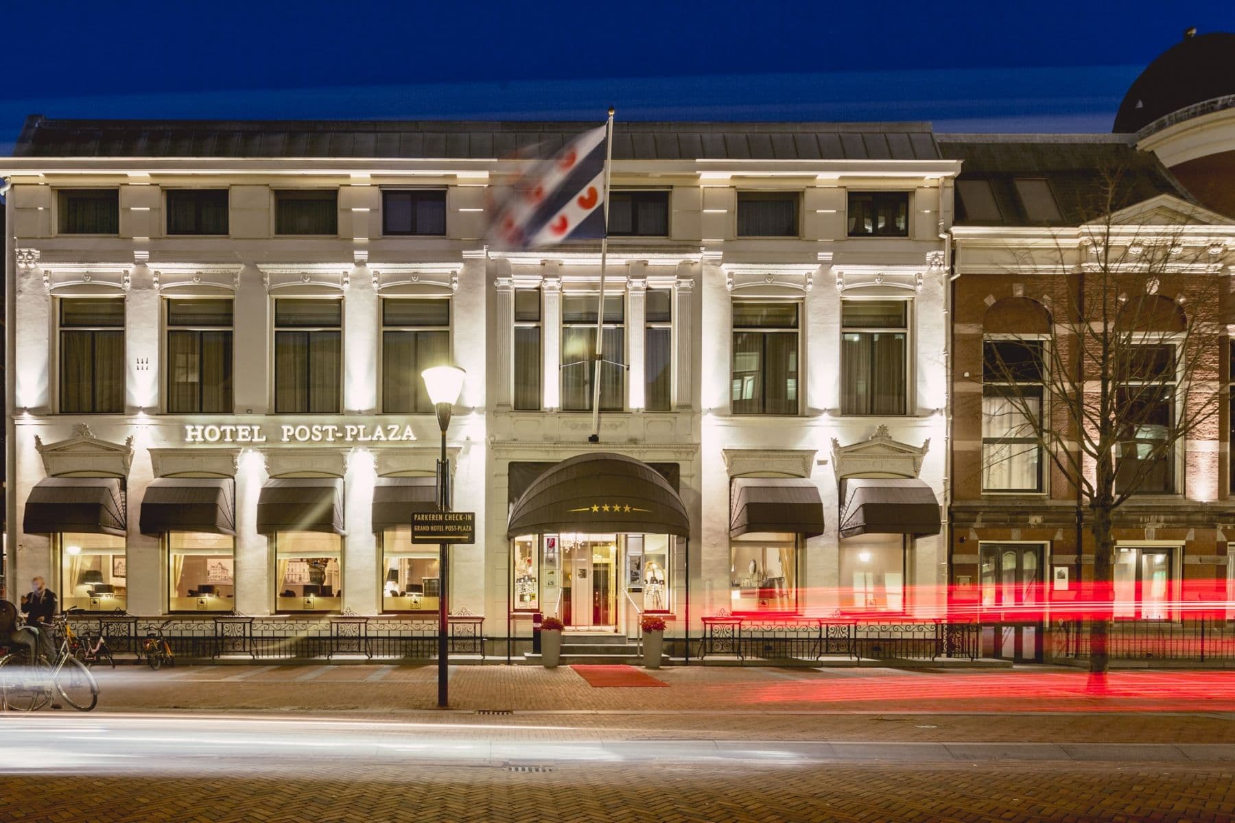 Post-Plaza Hotel — foto 1