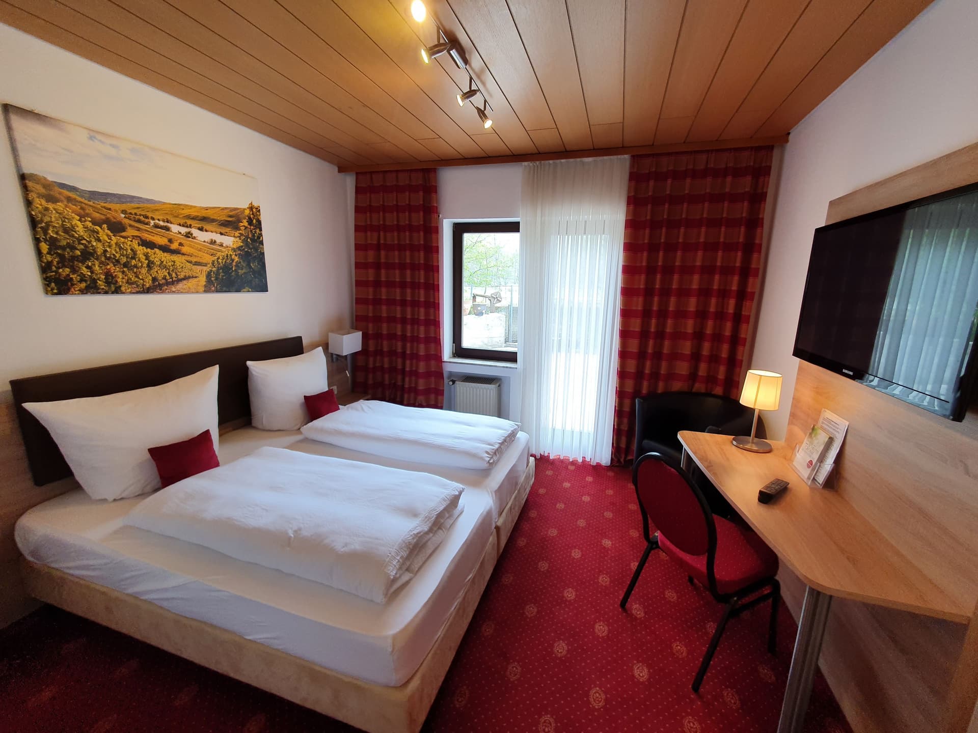 Hotel und Weingut Karlsmühle