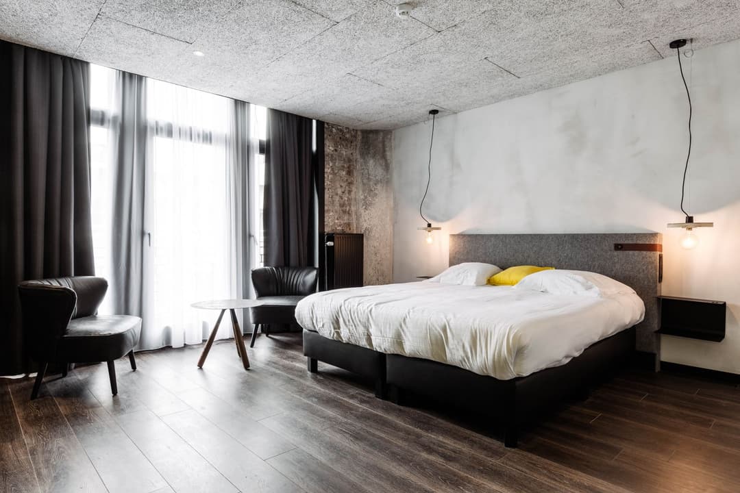 Upstairs Hotel, foto 1