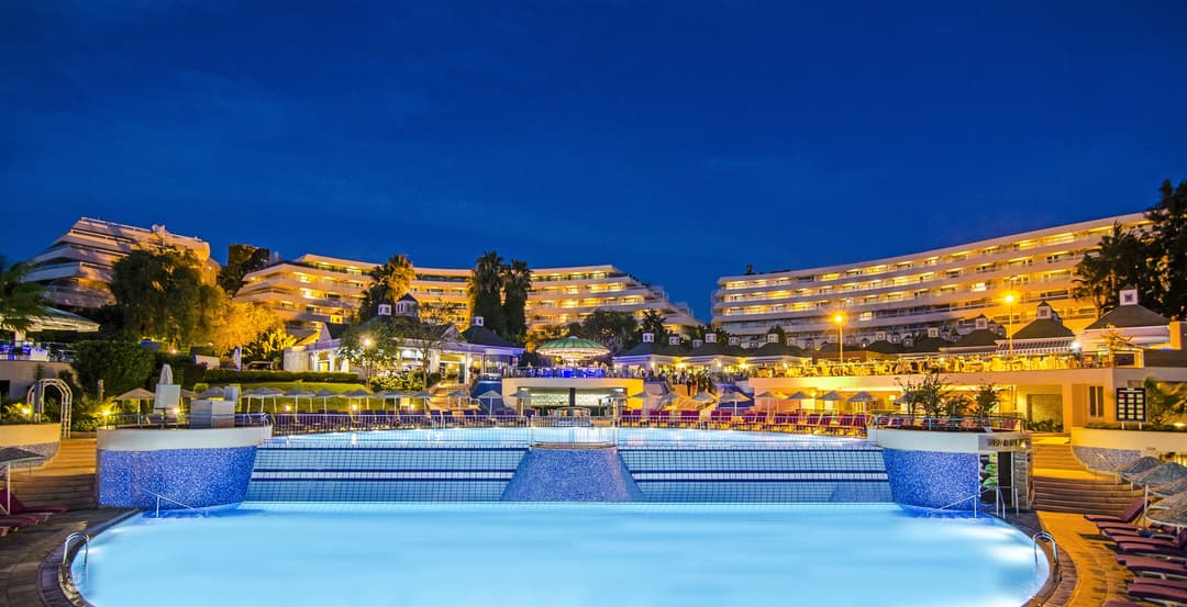 The Grand Blue Sky International, foto 1