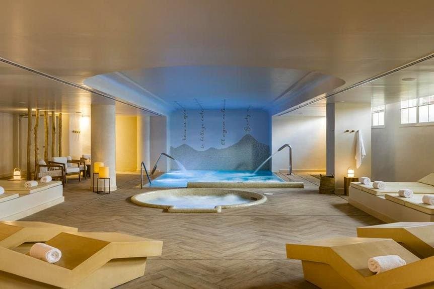 Luna Club 2