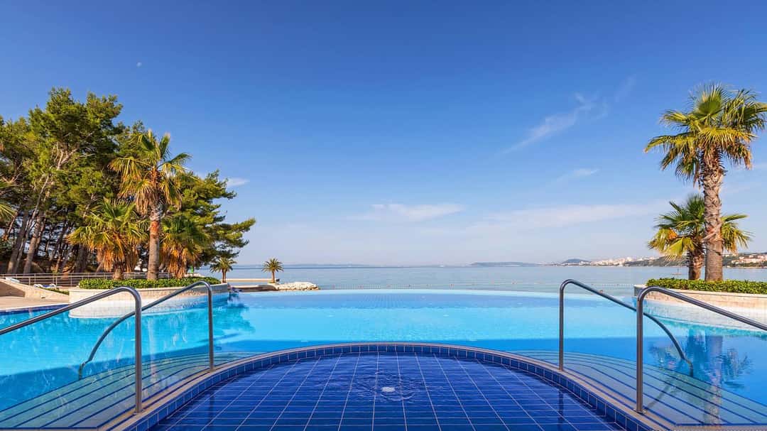 Le Meridien Lav Split
