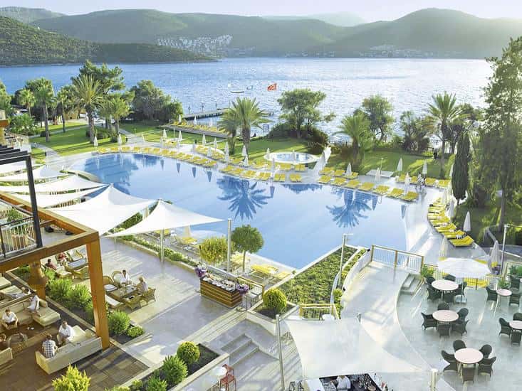Doubletree by Hilton Isil Club
