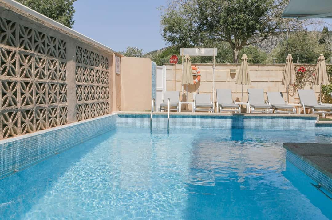 Naika Studios & Apartments
