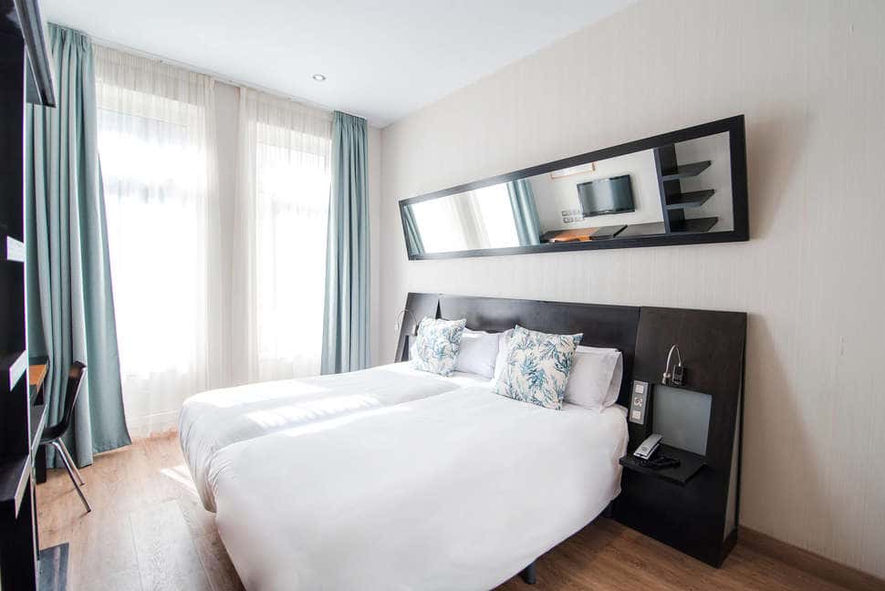 Petit Palace Germanias Hotel