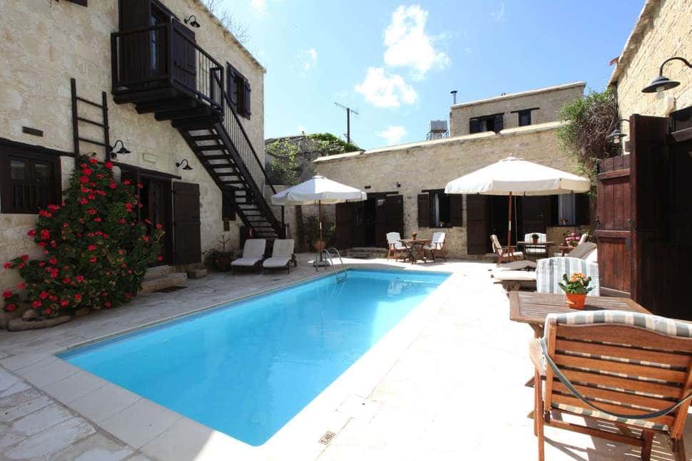 Leonidas Village Houses