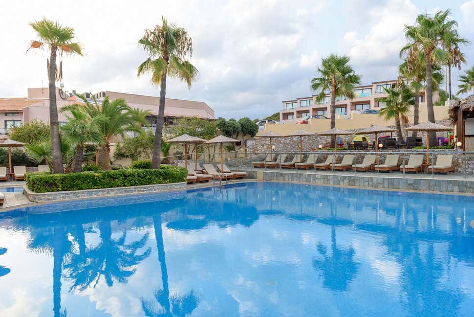 Theo Hotel Agia Marina