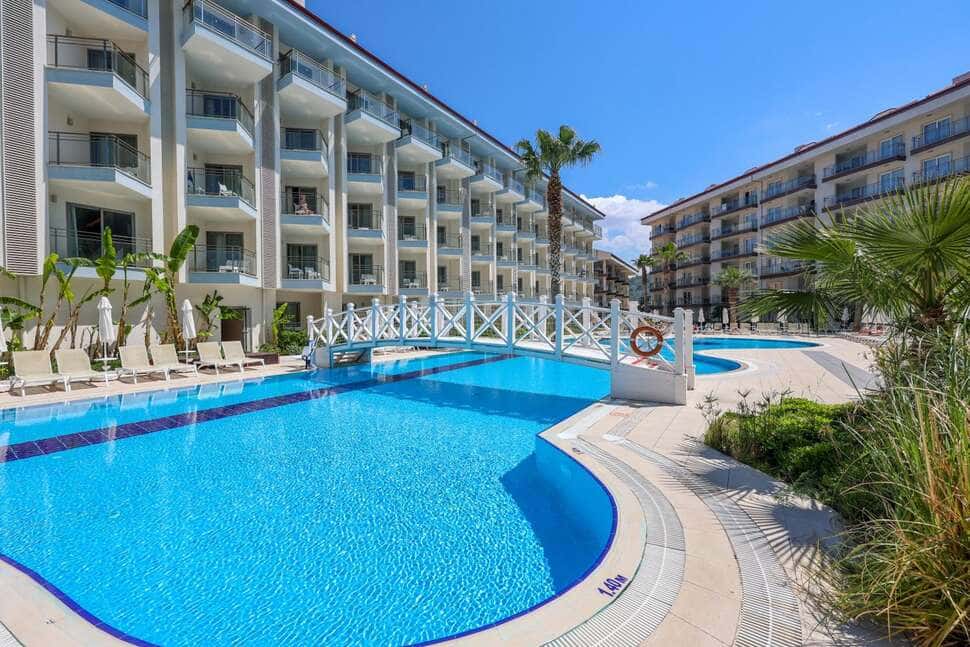Ramada Hotel & Suites by Wyndham Kusadasi