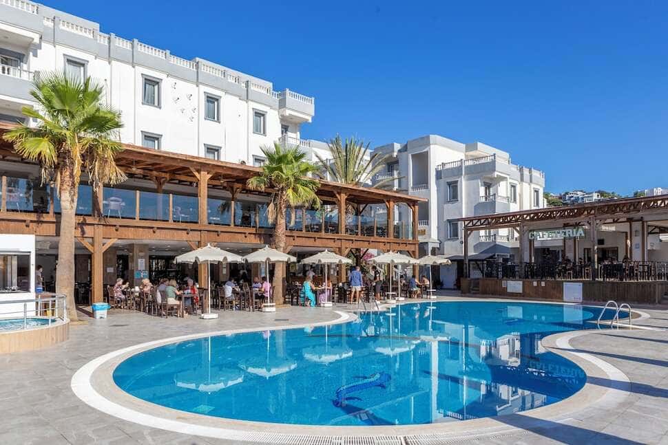 Smart Holiday Hotel