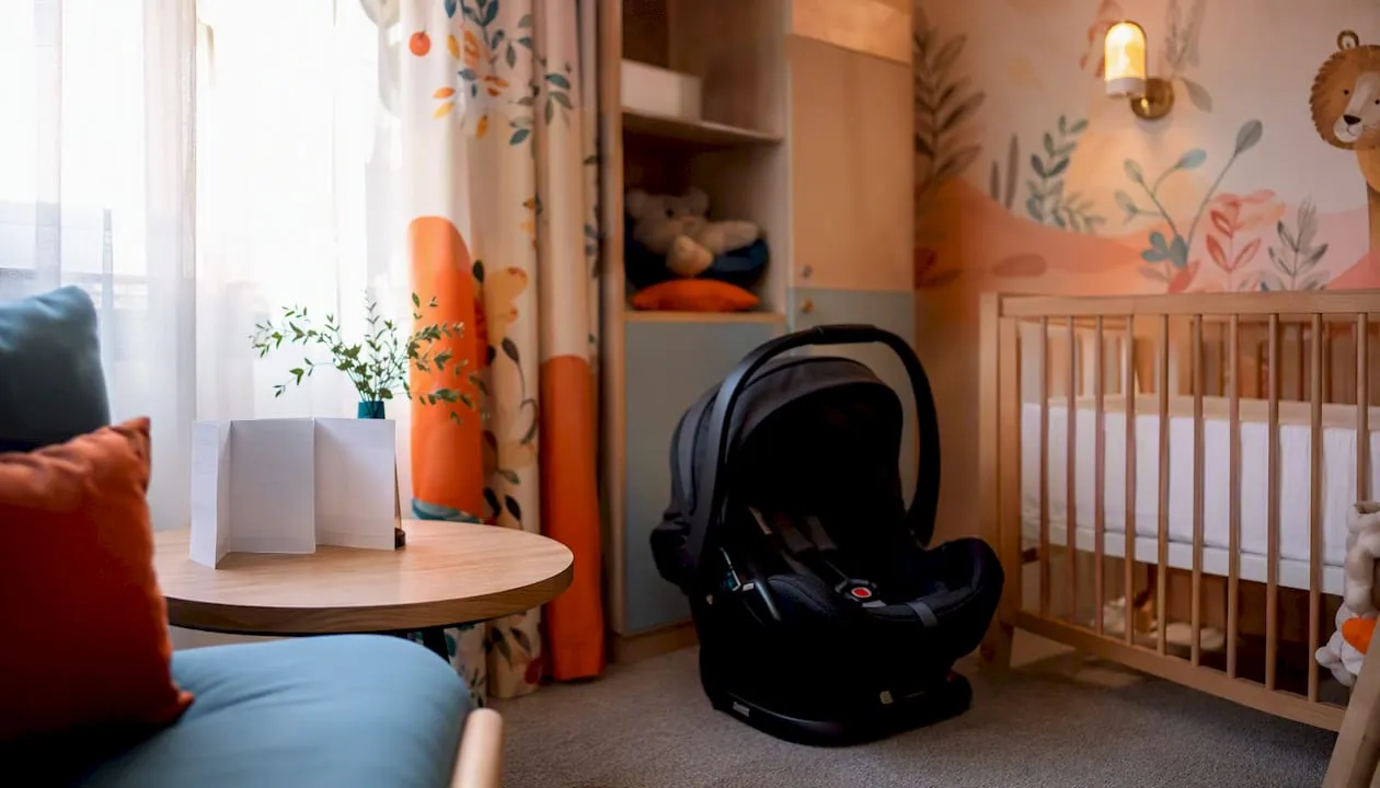 Onze familiekamers zijn uitgerust met een kinderstoel en een babybedje, zodat jullie comfortabel kunnen overnachten met het hele gezin.